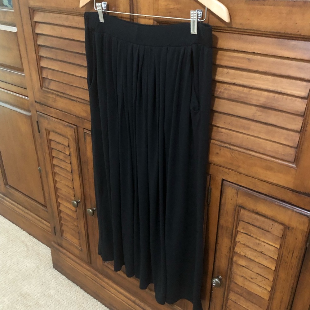 New Directions 🔳Black🔳 Maxi Skirt - Size Petite Large